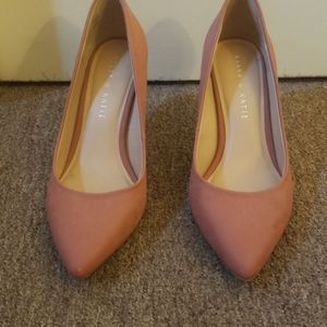 pink pointed toe heel